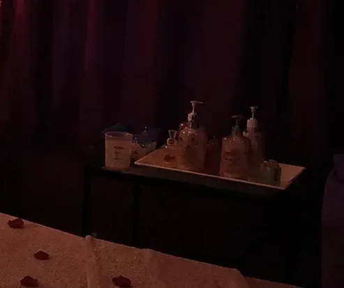 Masaj odasındaki yağ tepsisi — Lila Spa, Beylikdüzü misafirlerine hizmet veren salon
